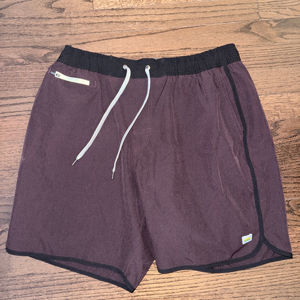 Vuori Kore Short 7” Unlined Maroon, Size L